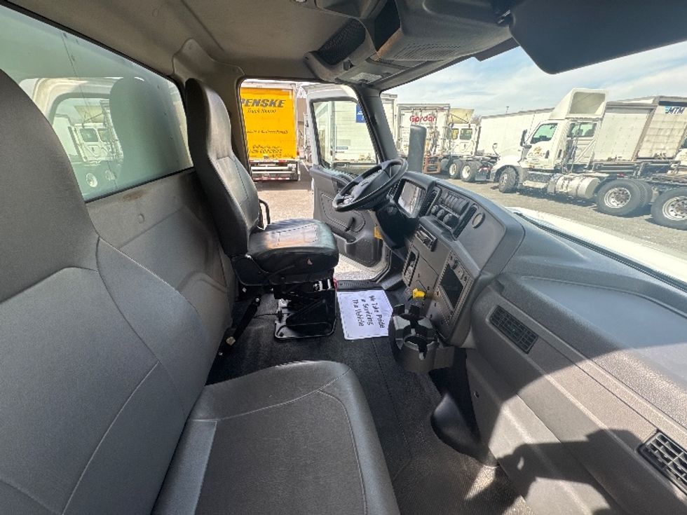 Medium Duty Box Truck-Light and Medium Duty Trucks-International-2020-MV607-Belcamp-MD-261,614\n\t\tmiles-$ 24,750 - Image 22