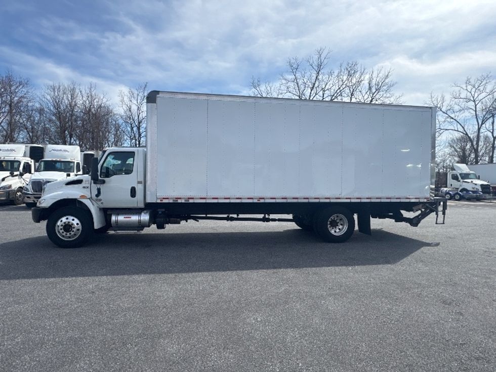 Medium Duty Box Truck-Light and Medium Duty Trucks-International-2020-MV607-Belcamp-MD-261,614\n\t\tmiles-$ 24,750 - Image 4