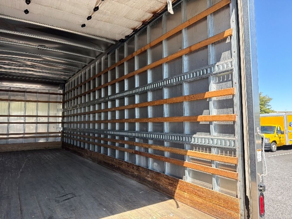 Medium Duty Box Truck-Light and Medium Duty Trucks-International-2020-MV607-Belcamp-MD-314,024\n\t\tmiles-$ 21,750 - Image 12