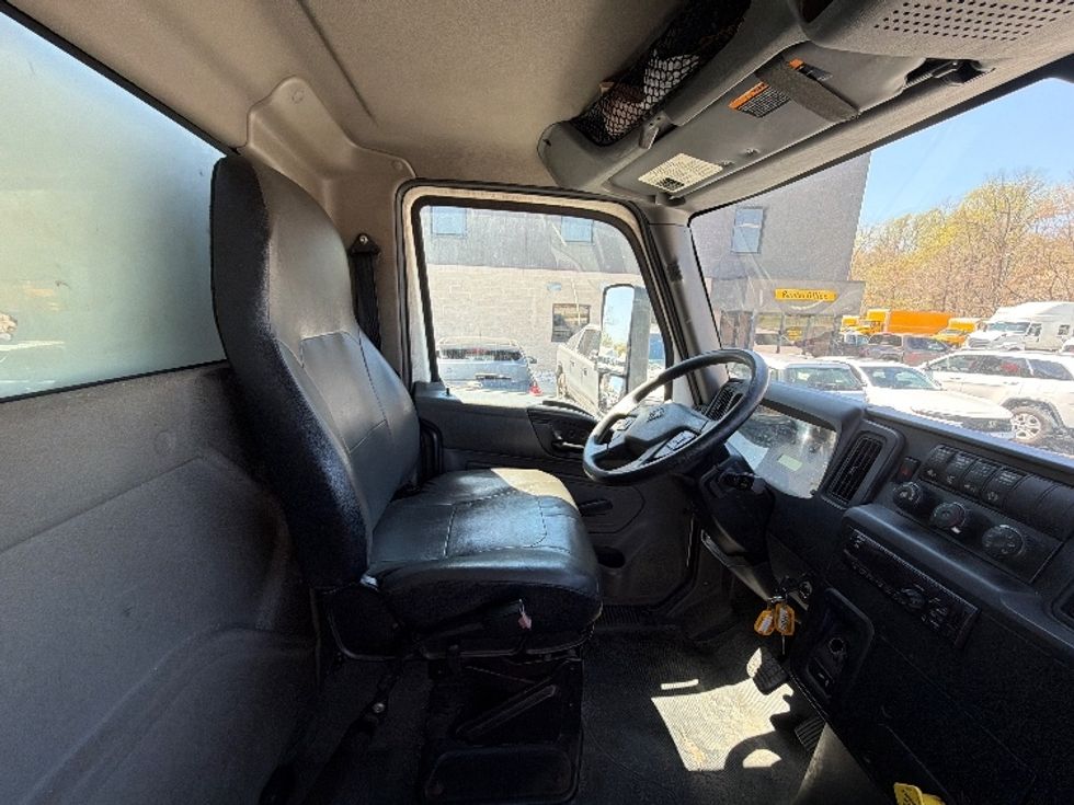 Medium Duty Box Truck-Light and Medium Duty Trucks-International-2020-MV607-Belcamp-MD-314,024\n\t\tmiles-$ 21,750 - Image 22