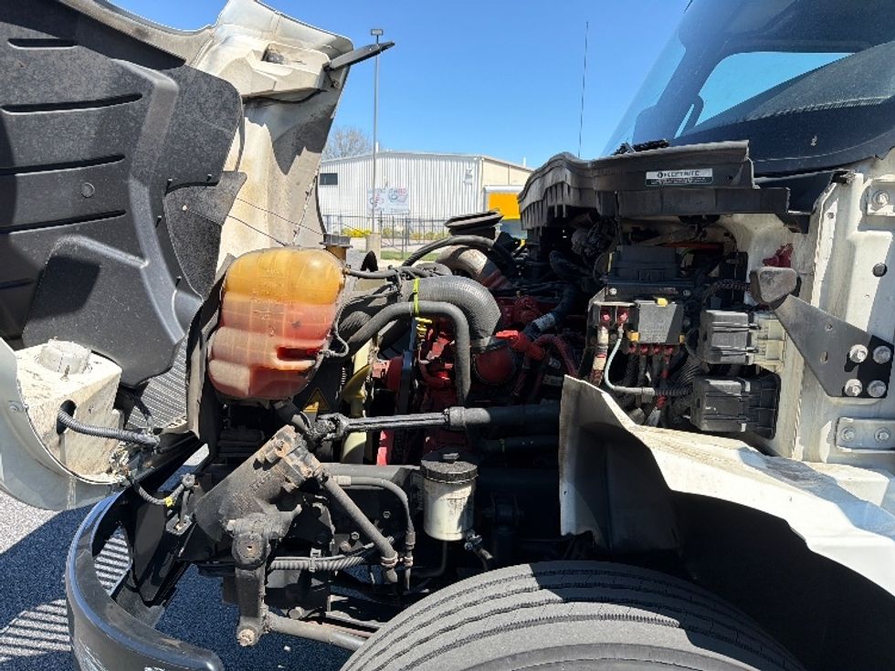 Medium Duty Box Truck-Light and Medium Duty Trucks-International-2020-MV607-Belcamp-MD-314,024\n\t\tmiles-$ 21,750 - Image 23