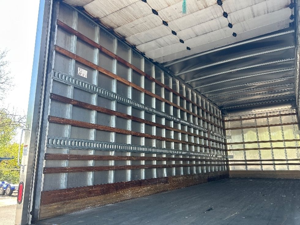 Medium Duty Box Truck-Light and Medium Duty Trucks-International-2020-MV607-Belcamp-MD-324,866\n\t\tmiles-$ 20,500 - Image 11