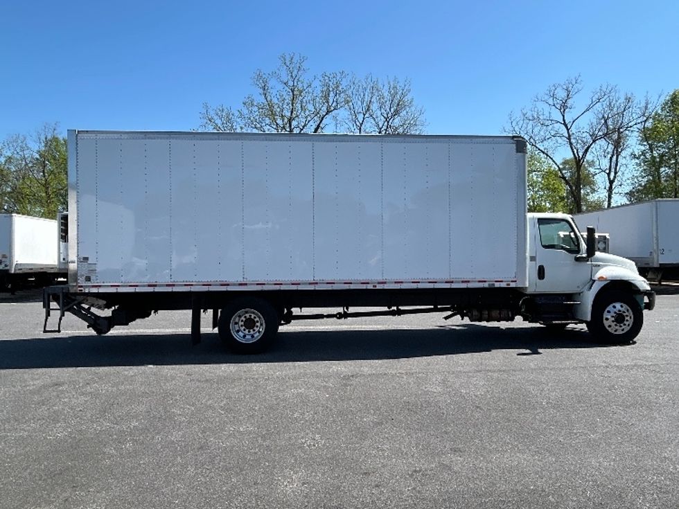 Medium Duty Box Truck-Light and Medium Duty Trucks-International-2020-MV607-Belcamp-MD-324,866\n\t\tmiles-$ 20,500 - Image 15