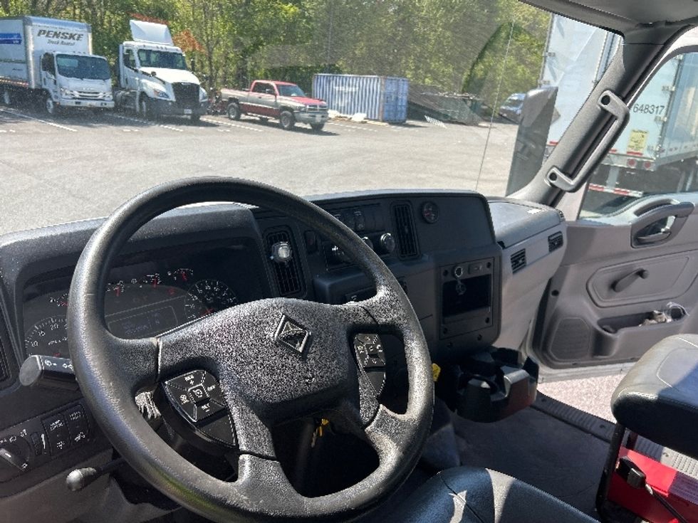 Medium Duty Box Truck-Light and Medium Duty Trucks-International-2020-MV607-Belcamp-MD-324,866\n\t\tmiles-$ 20,500 - Image 17