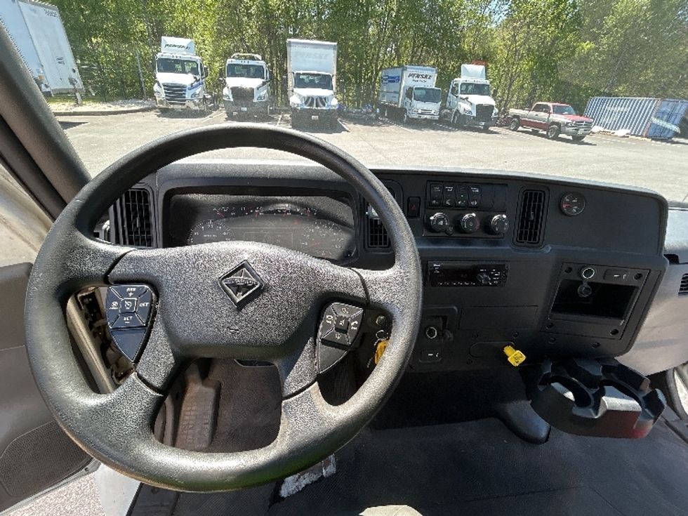 Medium Duty Box Truck-Light and Medium Duty Trucks-International-2020-MV607-Belcamp-MD-324,866\n\t\tmiles-$ 20,500 - Image 18