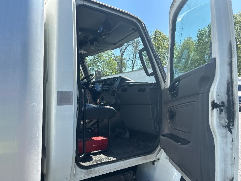 Medium Duty Box Truck-Light and Medium Duty Trucks-International-2020-MV607-Belcamp-MD-324,866\n\t\tmiles-$ 20,500 - Image 20