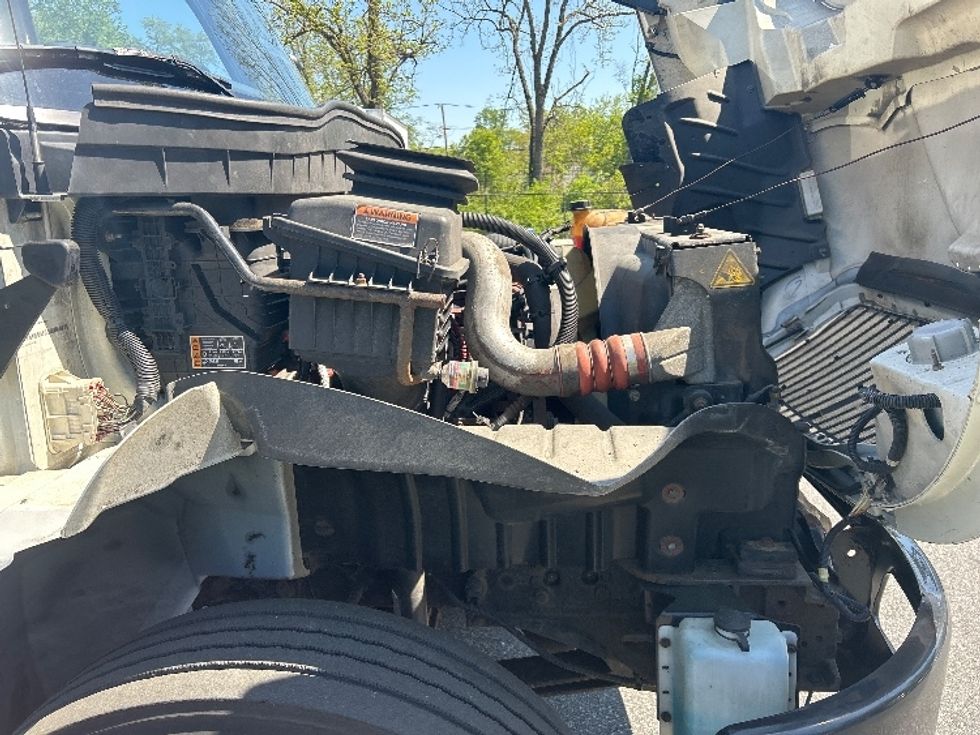 Medium Duty Box Truck-Light and Medium Duty Trucks-International-2020-MV607-Belcamp-MD-324,866\n\t\tmiles-$ 20,500 - Image 23