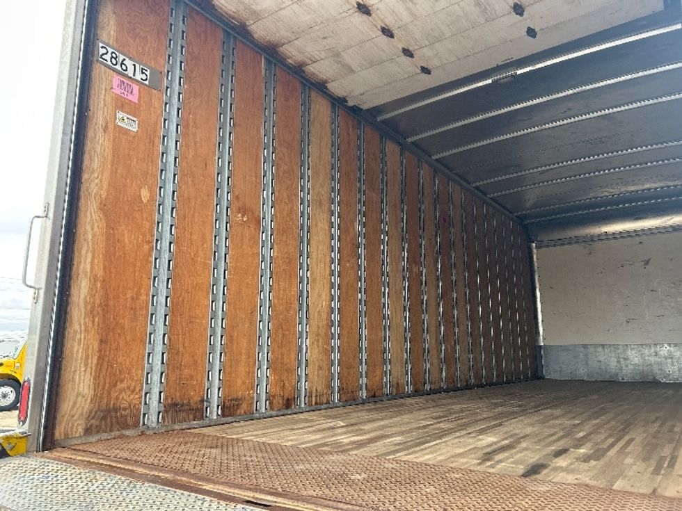 Medium Duty Box Truck-Light and Medium Duty Trucks-International-2020-MV607-Belden-MS-233,148\n\t\tmiles-$ 38,000 - Image 11