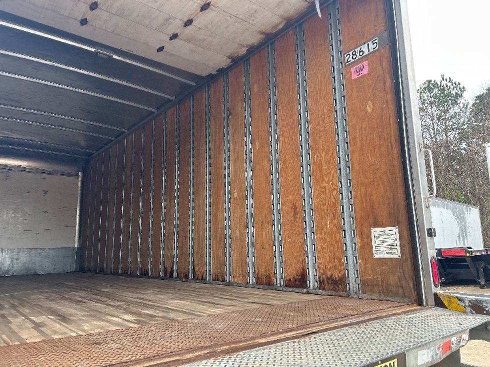 Medium Duty Box Truck-Light and Medium Duty Trucks-International-2020-MV607-Belden-MS-233,148\n\t\tmiles-$ 38,000 - Image 12
