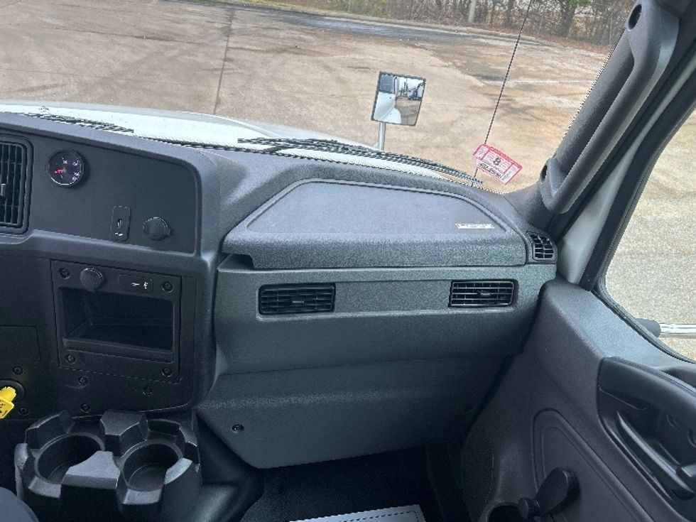 Medium Duty Box Truck-Light and Medium Duty Trucks-International-2020-MV607-Belden-MS-233,148\n\t\tmiles-$ 38,000 - Image 18