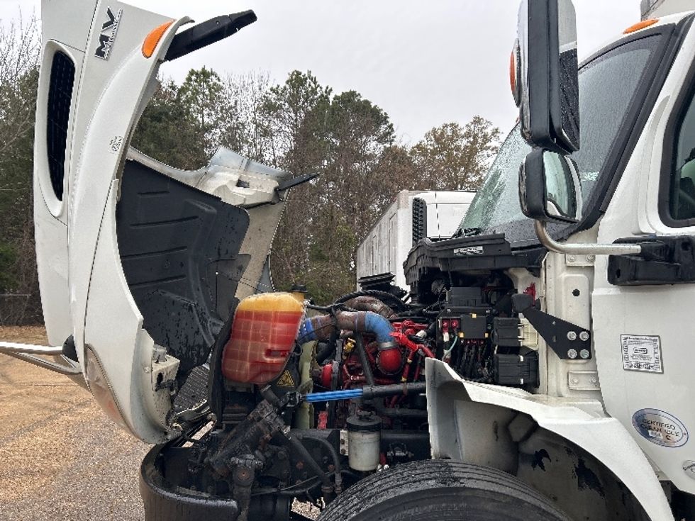 Medium Duty Box Truck-Light and Medium Duty Trucks-International-2020-MV607-Belden-MS-233,148\n\t\tmiles-$ 38,000 - Image 24