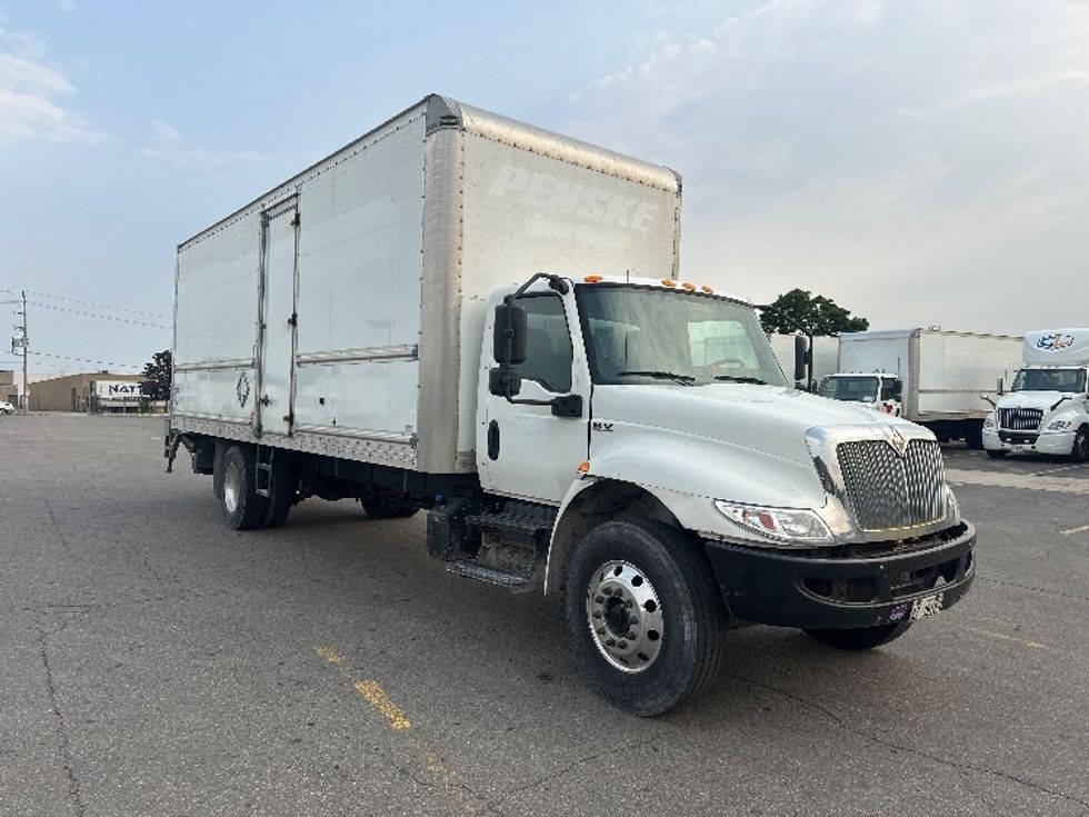 Medium Duty Box Truck-Light and Medium Duty Trucks-International-2020-MV607-Belleville-ON-261,853\n\t\tkm-$ 51,250 - Image 1