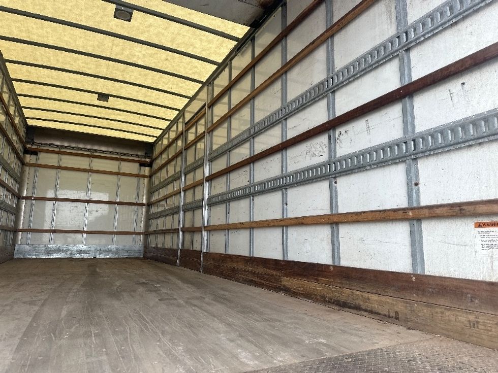 Medium Duty Box Truck-Light and Medium Duty Trucks-International-2020-MV607-Belleville-ON-261,853\n\t\tkm-$ 51,250 - Image 12