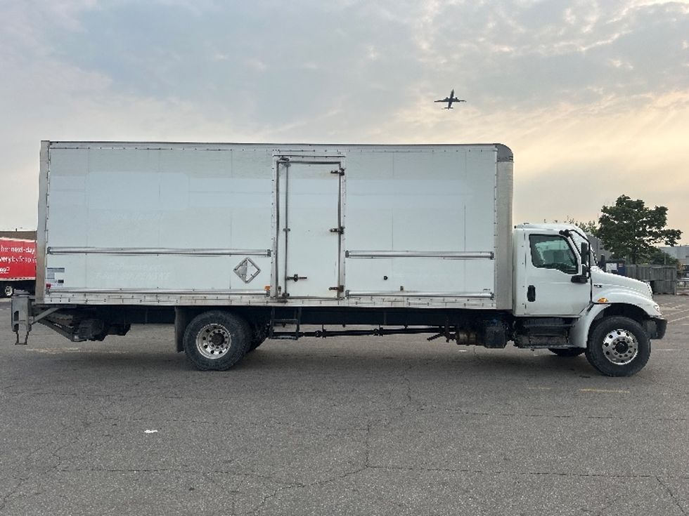 Medium Duty Box Truck-Light and Medium Duty Trucks-International-2020-MV607-Belleville-ON-261,853\n\t\tkm-$ 51,250 - Image 15