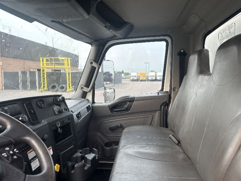 Medium Duty Box Truck-Light and Medium Duty Trucks-International-2020-MV607-Belleville-ON-261,853\n\t\tkm-$ 51,250 - Image 19