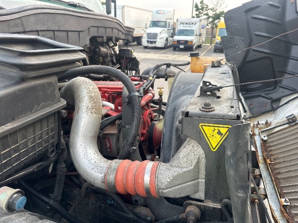 Medium Duty Box Truck-Light and Medium Duty Trucks-International-2020-MV607-Belleville-ON-261,853\n\t\tkm-$ 51,250 - Image 23