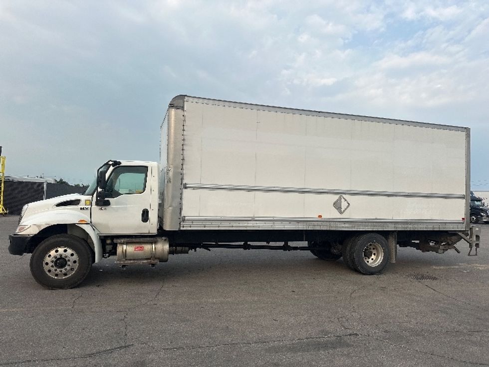 Medium Duty Box Truck-Light and Medium Duty Trucks-International-2020-MV607-Belleville-ON-261,853\n\t\tkm-$ 51,250 - Image 4