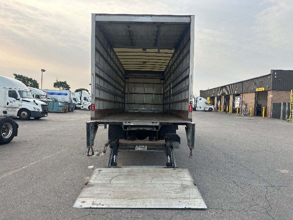 Medium Duty Box Truck-Light and Medium Duty Trucks-International-2020-MV607-Belleville-ON-261,853\n\t\tkm-$ 51,250 - Image 9