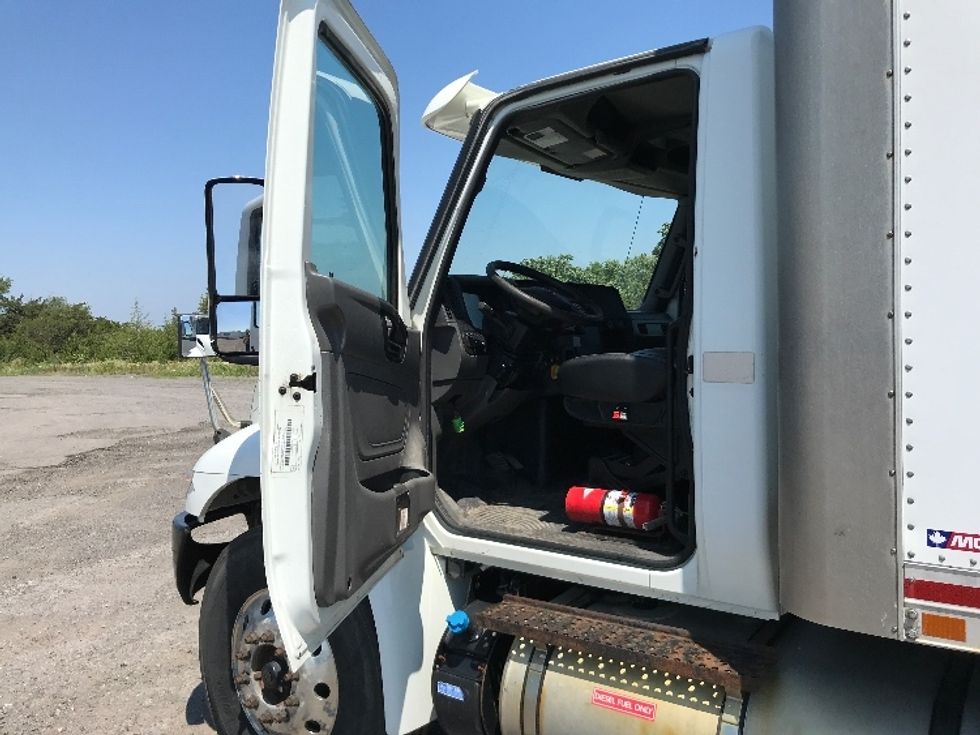 Medium Duty Box Truck-Light and Medium Duty Trucks-International-2020-MV607-Belleville-ON-298,093\n\t\tkm-$ 52,500 - Image 16