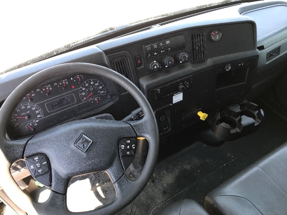 Medium Duty Box Truck-Light and Medium Duty Trucks-International-2020-MV607-Belleville-ON-298,093\n\t\tkm-$ 52,500 - Image 18