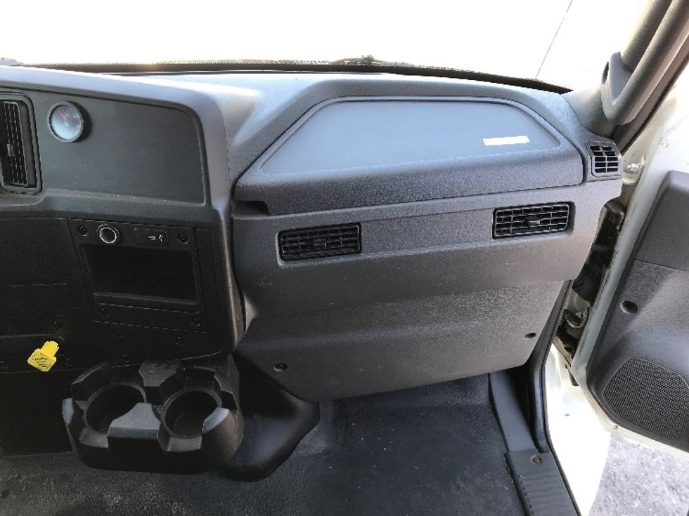 Medium Duty Box Truck-Light and Medium Duty Trucks-International-2020-MV607-Belleville-ON-298,093\n\t\tkm-$ 52,500 - Image 21