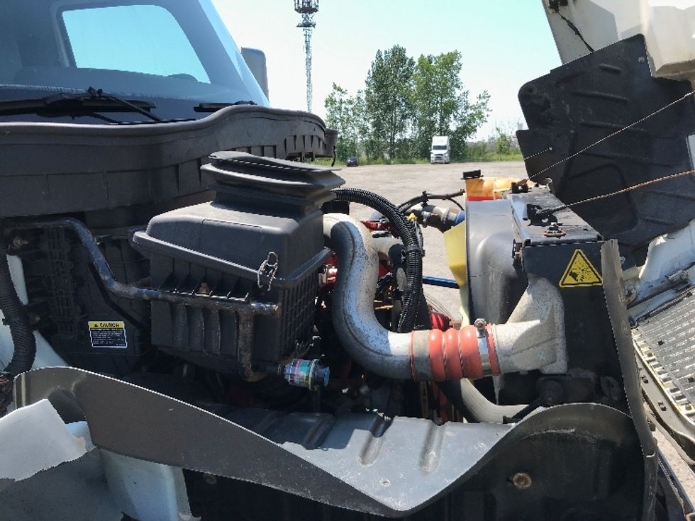 Medium Duty Box Truck-Light and Medium Duty Trucks-International-2020-MV607-Belleville-ON-298,093\n\t\tkm-$ 52,500 - Image 23