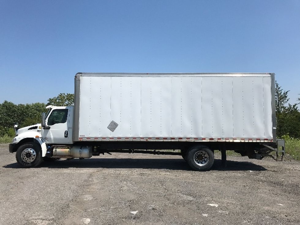 Medium Duty Box Truck-Light and Medium Duty Trucks-International-2020-MV607-Belleville-ON-298,093\n\t\tkm-$ 52,500 - Image 4
