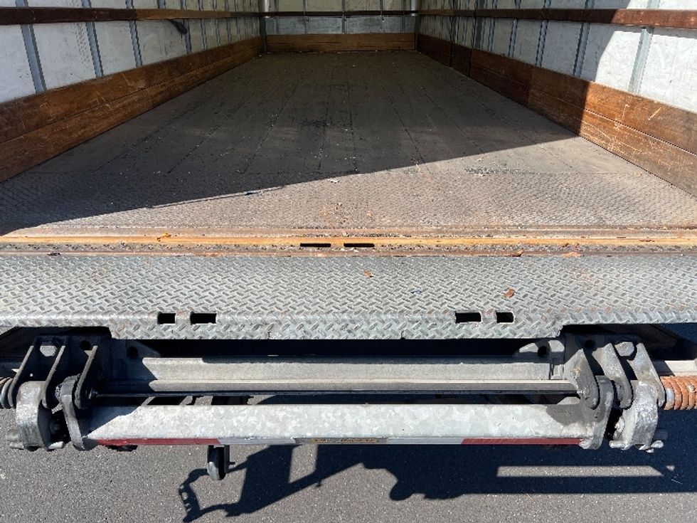 Medium Duty Box Truck-Light and Medium Duty Trucks-International-2020-MV607-Bensalem-PA-191,301\n\t\tmiles-$ 46,250 - Image 10