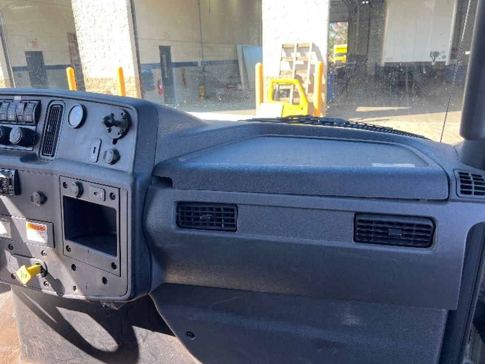 Medium Duty Box Truck-Light and Medium Duty Trucks-International-2020-MV607-Bensalem-PA-191,301\n\t\tmiles-$ 46,250 - Image 21