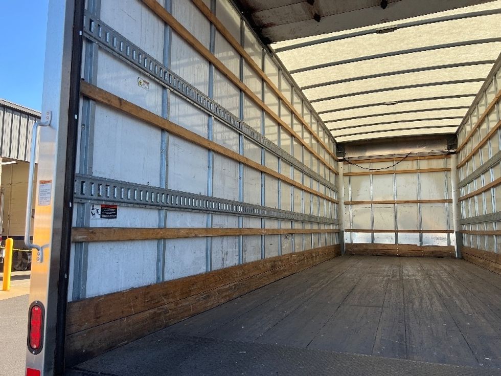 Medium Duty Box Truck-Light and Medium Duty Trucks-International-2020-MV607-Bensalem-PA-283,568\n\t\tmiles-$ 35,000 - Image 11