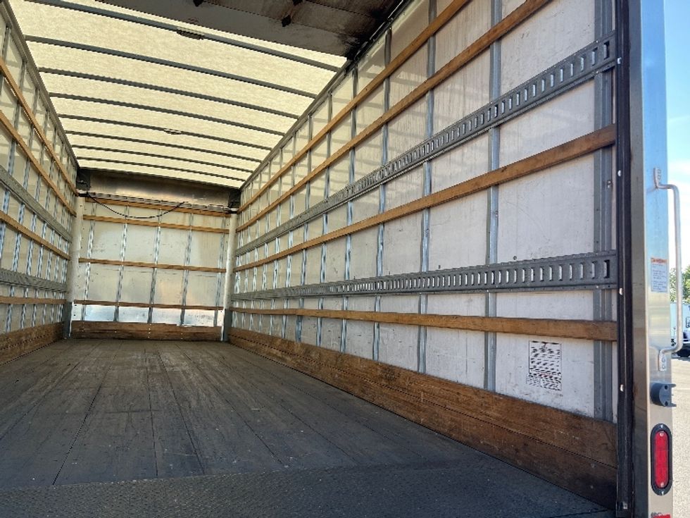 Medium Duty Box Truck-Light and Medium Duty Trucks-International-2020-MV607-Bensalem-PA-283,568\n\t\tmiles-$ 35,000 - Image 12