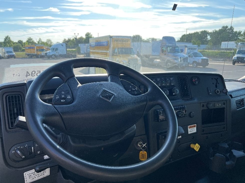 Medium Duty Box Truck-Light and Medium Duty Trucks-International-2020-MV607-Bensalem-PA-283,568\n\t\tmiles-$ 35,000 - Image 18
