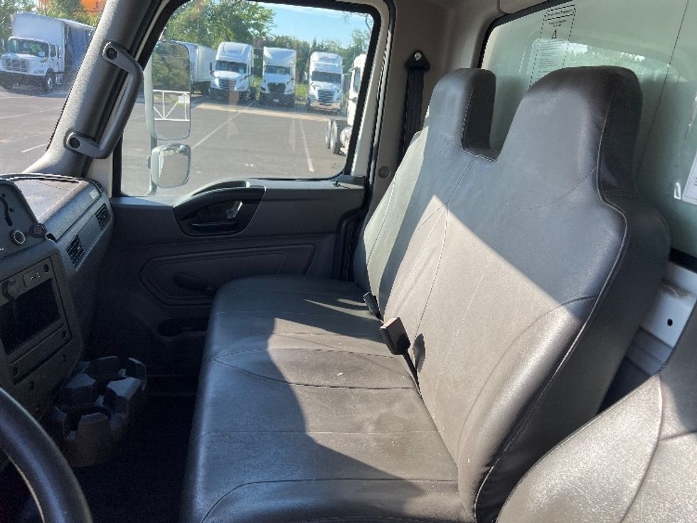Medium Duty Box Truck-Light and Medium Duty Trucks-International-2020-MV607-Bensalem-PA-283,568\n\t\tmiles-$ 35,000 - Image 19