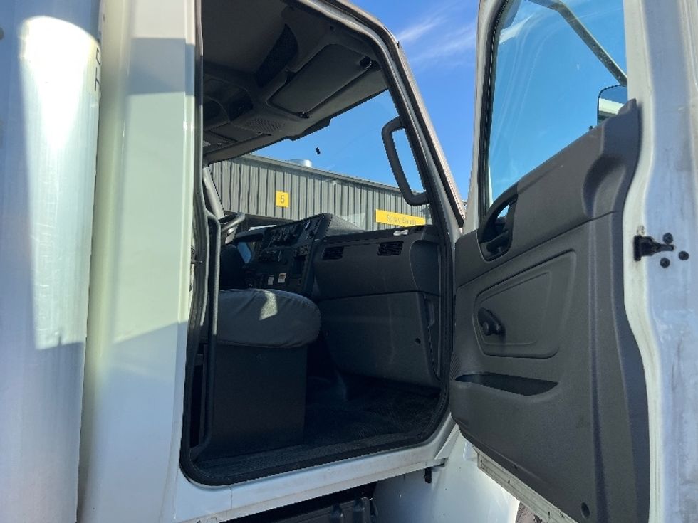 Medium Duty Box Truck-Light and Medium Duty Trucks-International-2020-MV607-Bensalem-PA-283,568\n\t\tmiles-$ 35,000 - Image 20