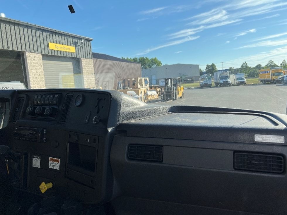 Medium Duty Box Truck-Light and Medium Duty Trucks-International-2020-MV607-Bensalem-PA-283,568\n\t\tmiles-$ 35,000 - Image 21