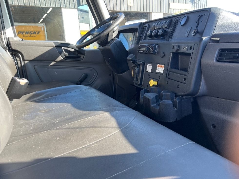 Medium Duty Box Truck-Light and Medium Duty Trucks-International-2020-MV607-Bensalem-PA-283,568\n\t\tmiles-$ 35,000 - Image 22