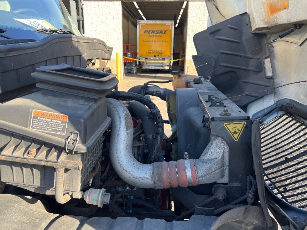 Medium Duty Box Truck-Light and Medium Duty Trucks-International-2020-MV607-Bensalem-PA-283,568\n\t\tmiles-$ 35,000 - Image 23