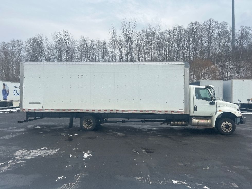 Medium Duty Box Truck-Light and Medium Duty Trucks-International-2020-MV607-Binghamton-NY-172,880\n\t\tmiles-$ 40,750 - Image 15