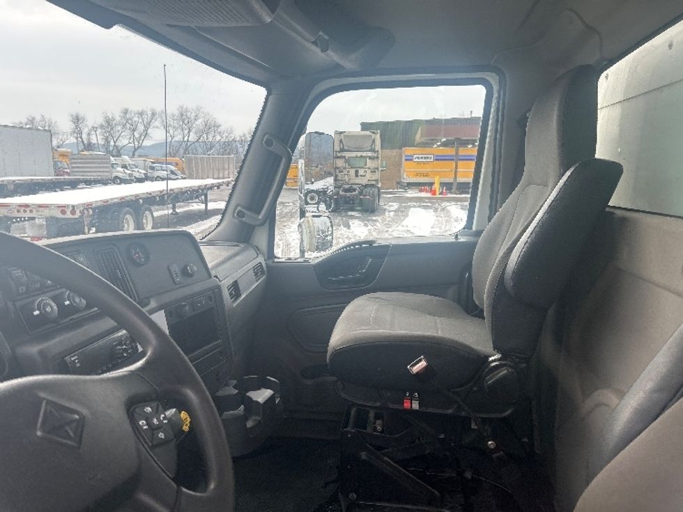 Medium Duty Box Truck-Light and Medium Duty Trucks-International-2020-MV607-Binghamton-NY-172,880\n\t\tmiles-$ 40,750 - Image 19