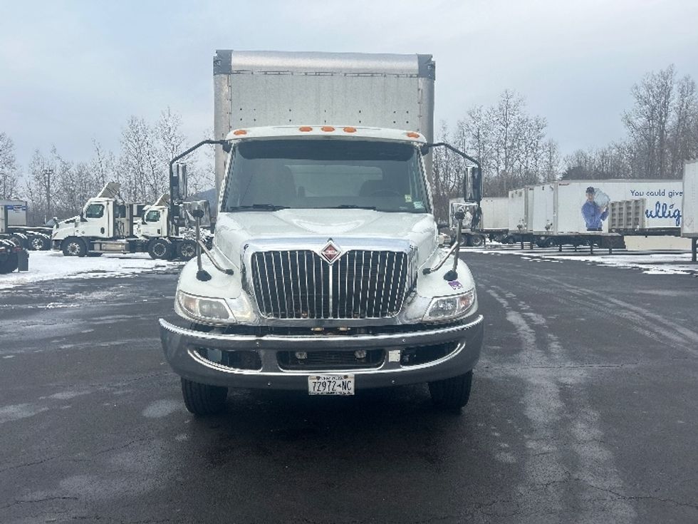 Medium Duty Box Truck-Light and Medium Duty Trucks-International-2020-MV607-Binghamton-NY-172,880\n\t\tmiles-$ 40,750 - Image 2