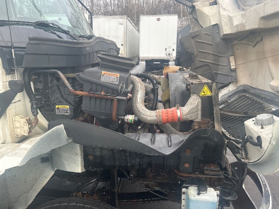 Medium Duty Box Truck-Light and Medium Duty Trucks-International-2020-MV607-Binghamton-NY-172,880\n\t\tmiles-$ 40,750 - Image 22