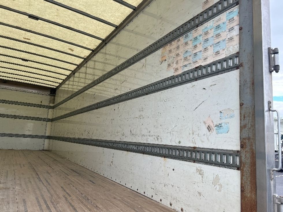 Medium Duty Box Truck-Light and Medium Duty Trucks-International-2020-MV607-Binghamton-NY-186,596\n\t\tmiles-$ 39,500 - Image 11