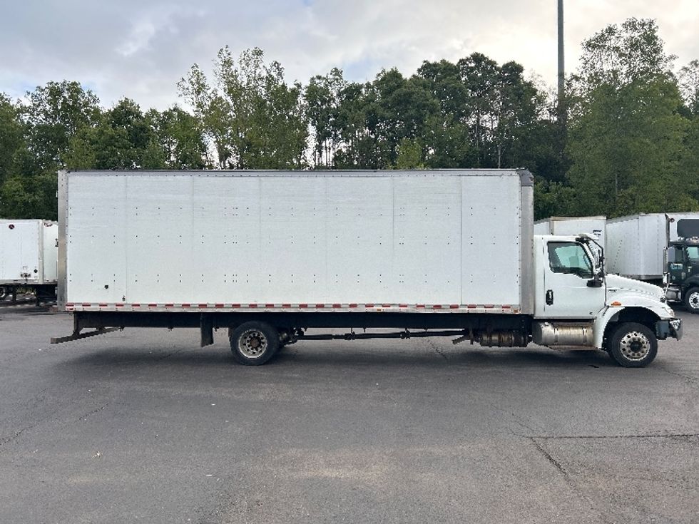 Medium Duty Box Truck-Light and Medium Duty Trucks-International-2020-MV607-Binghamton-NY-186,596\n\t\tmiles-$ 39,500 - Image 14