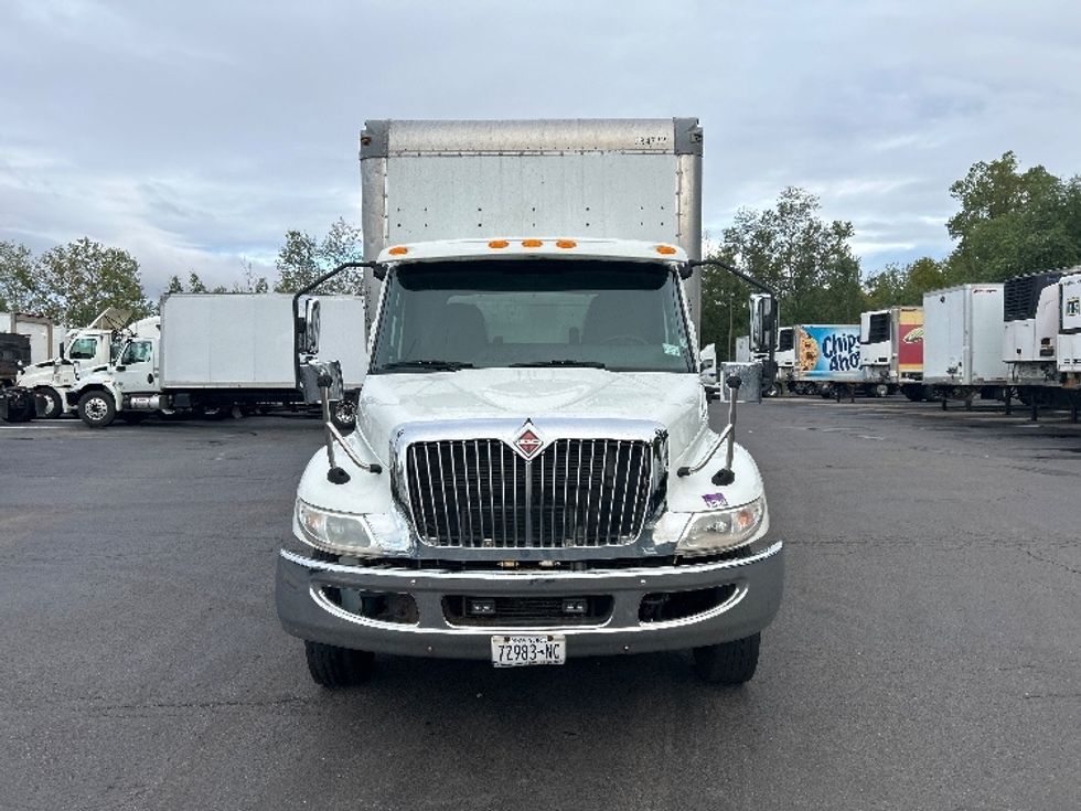Medium Duty Box Truck-Light and Medium Duty Trucks-International-2020-MV607-Binghamton-NY-186,596\n\t\tmiles-$ 39,500 - Image 2