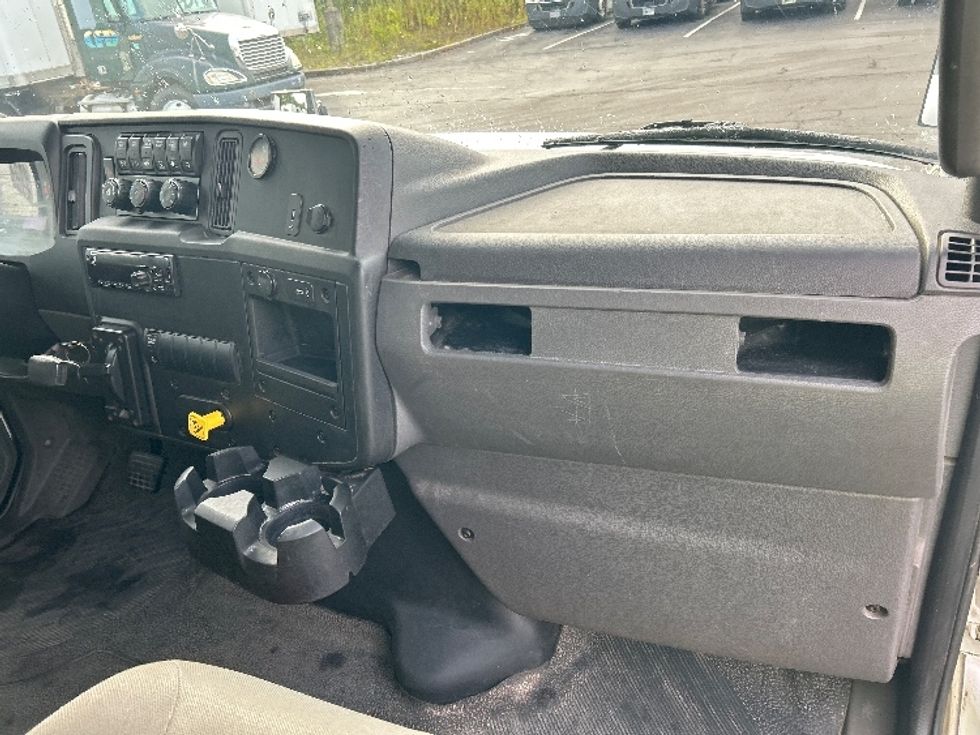 Medium Duty Box Truck-Light and Medium Duty Trucks-International-2020-MV607-Binghamton-NY-186,596\n\t\tmiles-$ 39,500 - Image 20