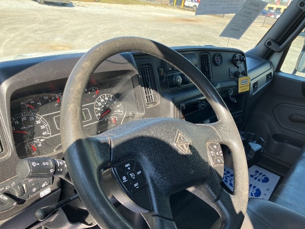 Medium Duty Box Truck-Light and Medium Duty Trucks-International-2020-MV607-Birmingham-AL-139,470\n\t\tmiles-$ 54,750 - Image 17