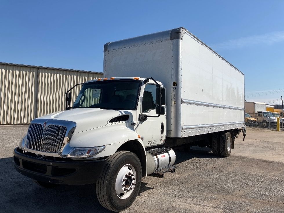 Medium Duty Box Truck-Light and Medium Duty Trucks-International-2020-MV607-Birmingham-AL-139,470\n\t\tmiles-$ 54,750 - Image 3