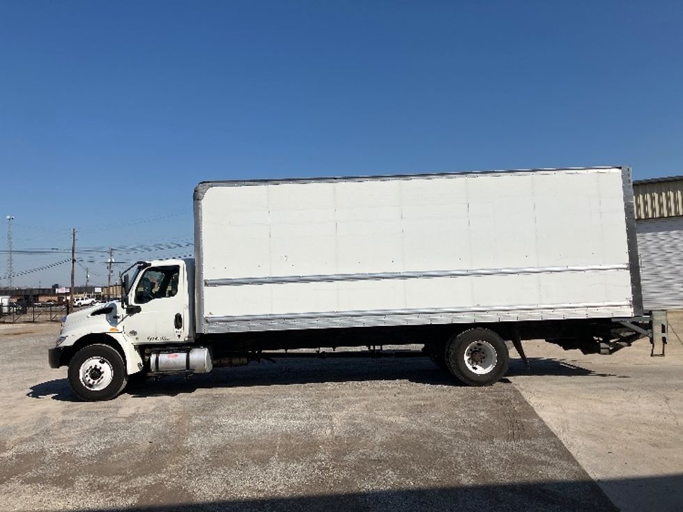 Medium Duty Box Truck-Light and Medium Duty Trucks-International-2020-MV607-Birmingham-AL-139,470\n\t\tmiles-$ 54,750 - Image 4
