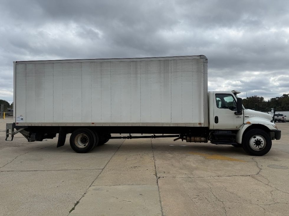 Medium Duty Box Truck-Light and Medium Duty Trucks-International-2020-MV607-Birmingham-AL-156,691\n\t\tmiles-$ 58,500 - Image 13