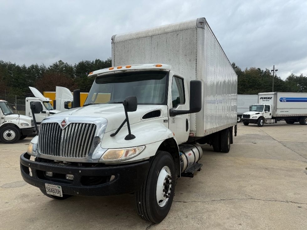 Medium Duty Box Truck-Light and Medium Duty Trucks-International-2020-MV607-Birmingham-AL-156,691\n\t\tmiles-$ 58,500 - Image 3